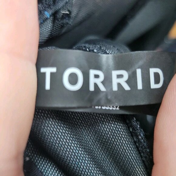 Torrid Swim Bikini Top Plus 3 3X Galaxy Strappy Push Up Balconette Underwire Bra - Picture 6 of 8